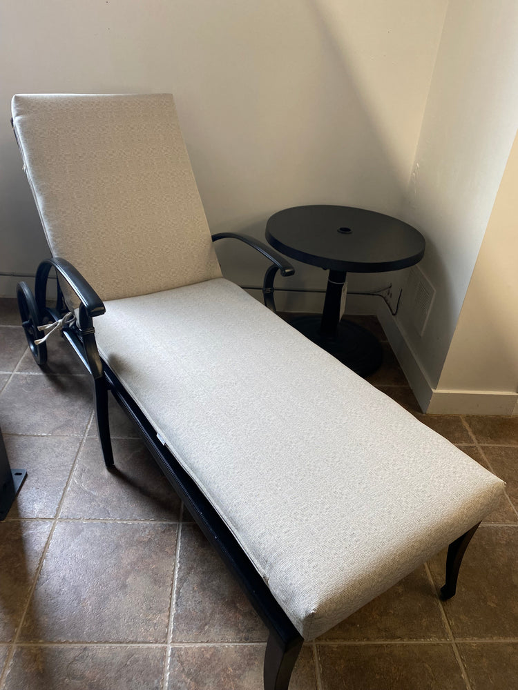 Pure Chaise Lounge