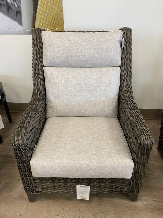 St. Martin Highback Wing Chair w/cushion Fresco Flax