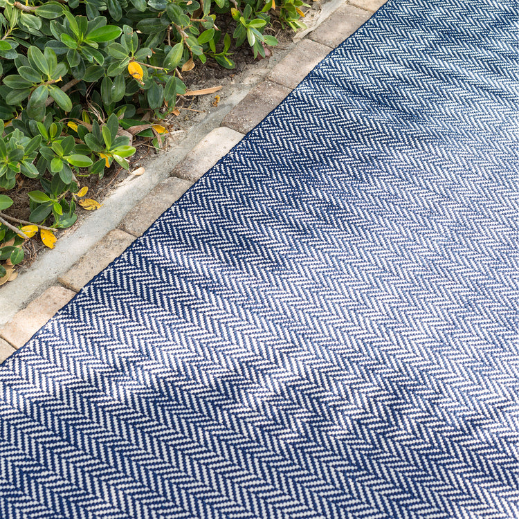 6X9 Area Rug Herringbone Navy/Ivory - Indoor/Outdoor