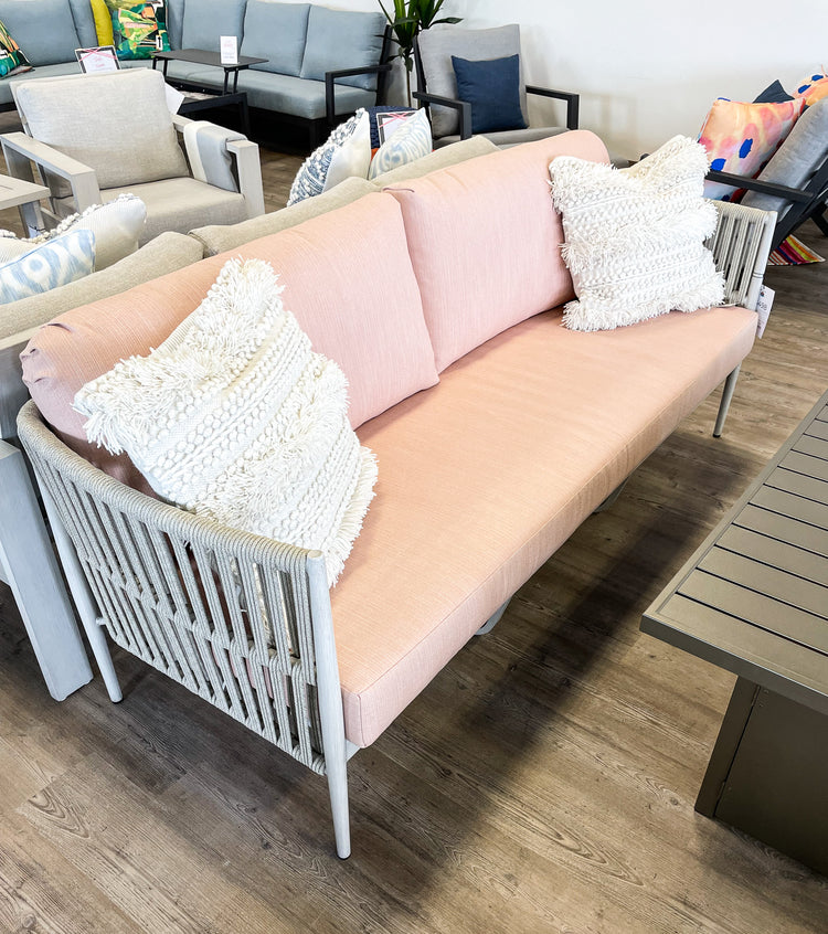 3-PC Lineas Sofa & 2 Club Chairs, w/cushion Metz Blush