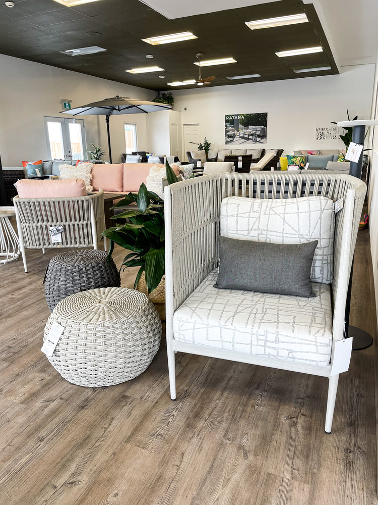 Lineas Highback Chair w/cushion Change Up Silver