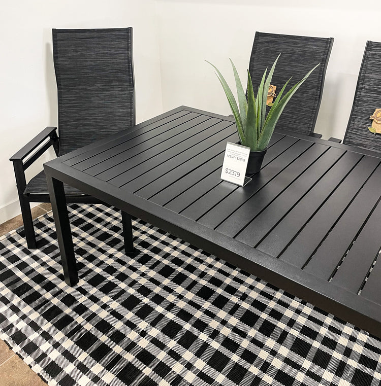 Mobel Dining Set w/4 Stackable Patio Chairs