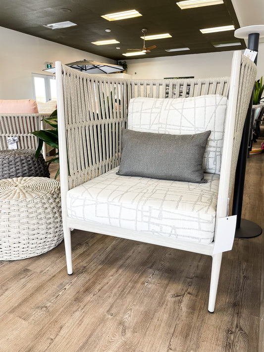 Lineas Highback Chair w/cushion Change Up Silver